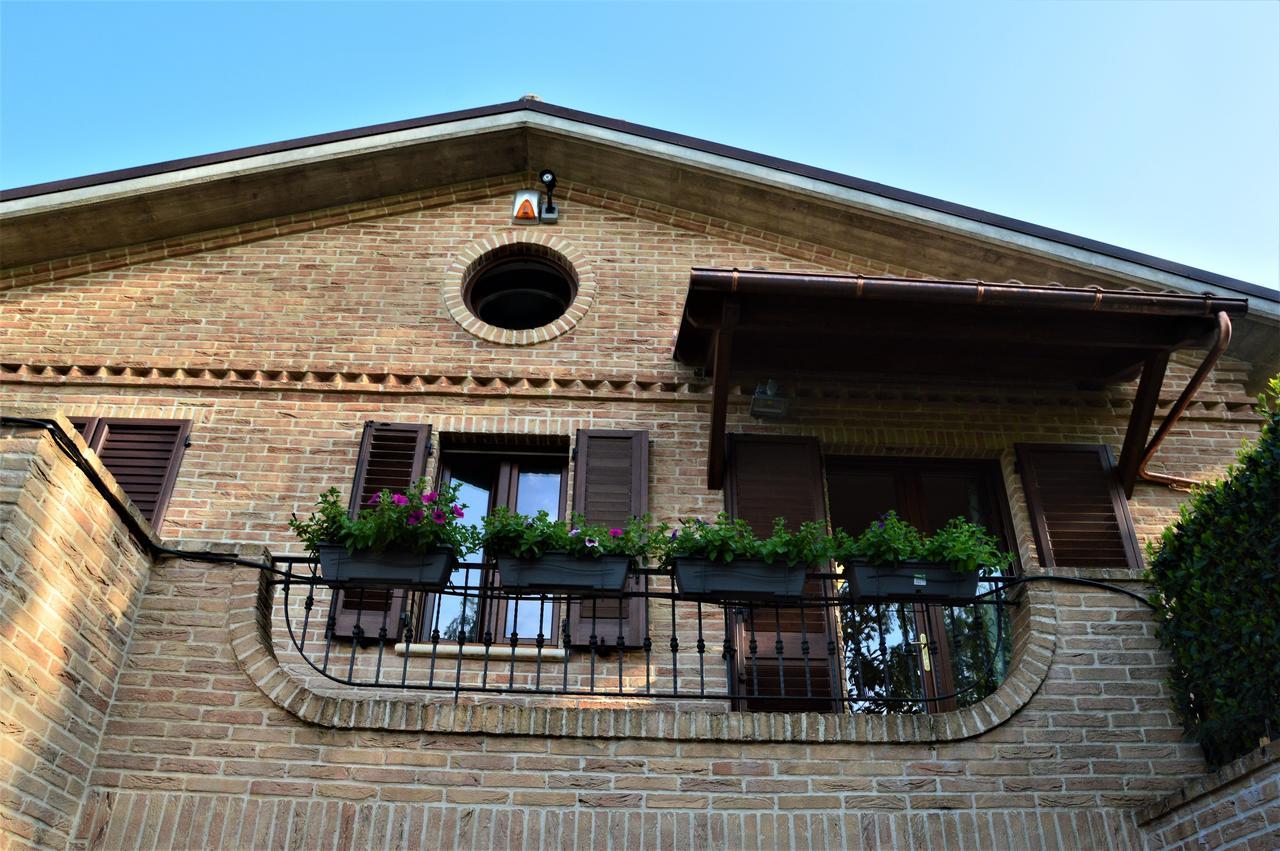 B&B Madonna Carradori Offagna Luaran gambar